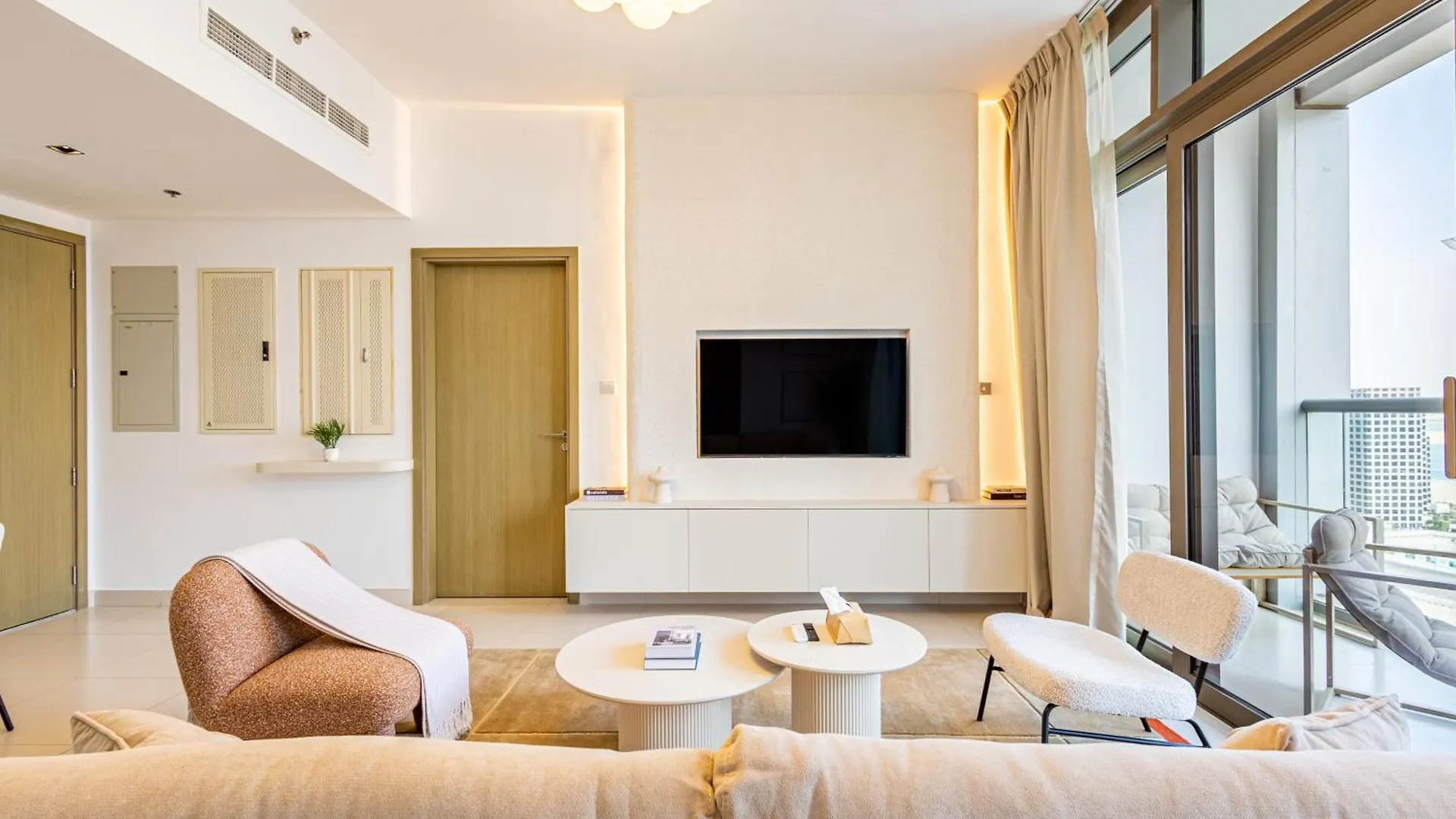 Family Heaven - 3 Min Walk To Reem Central Park And Beach - Designers Choice - 10 People - New Building - High Floor - Big Balcony - Reem Island Abu Dhabi 0*,  United Arab Emirates