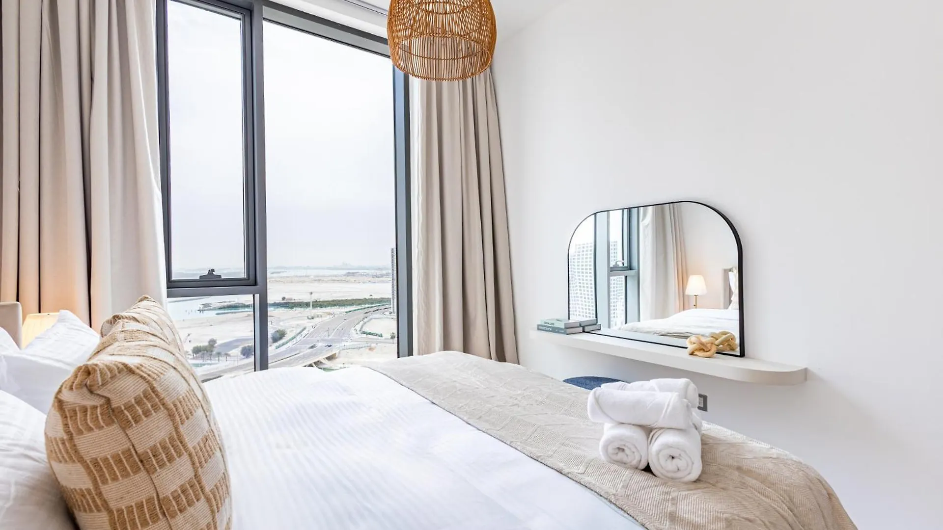 Family Heaven - 3 Min Walk To Reem Central Park And Beach - Designers Choice - 10 People - New Building - High Floor - Big Balcony - Reem Island Abu Dhabi 0*,