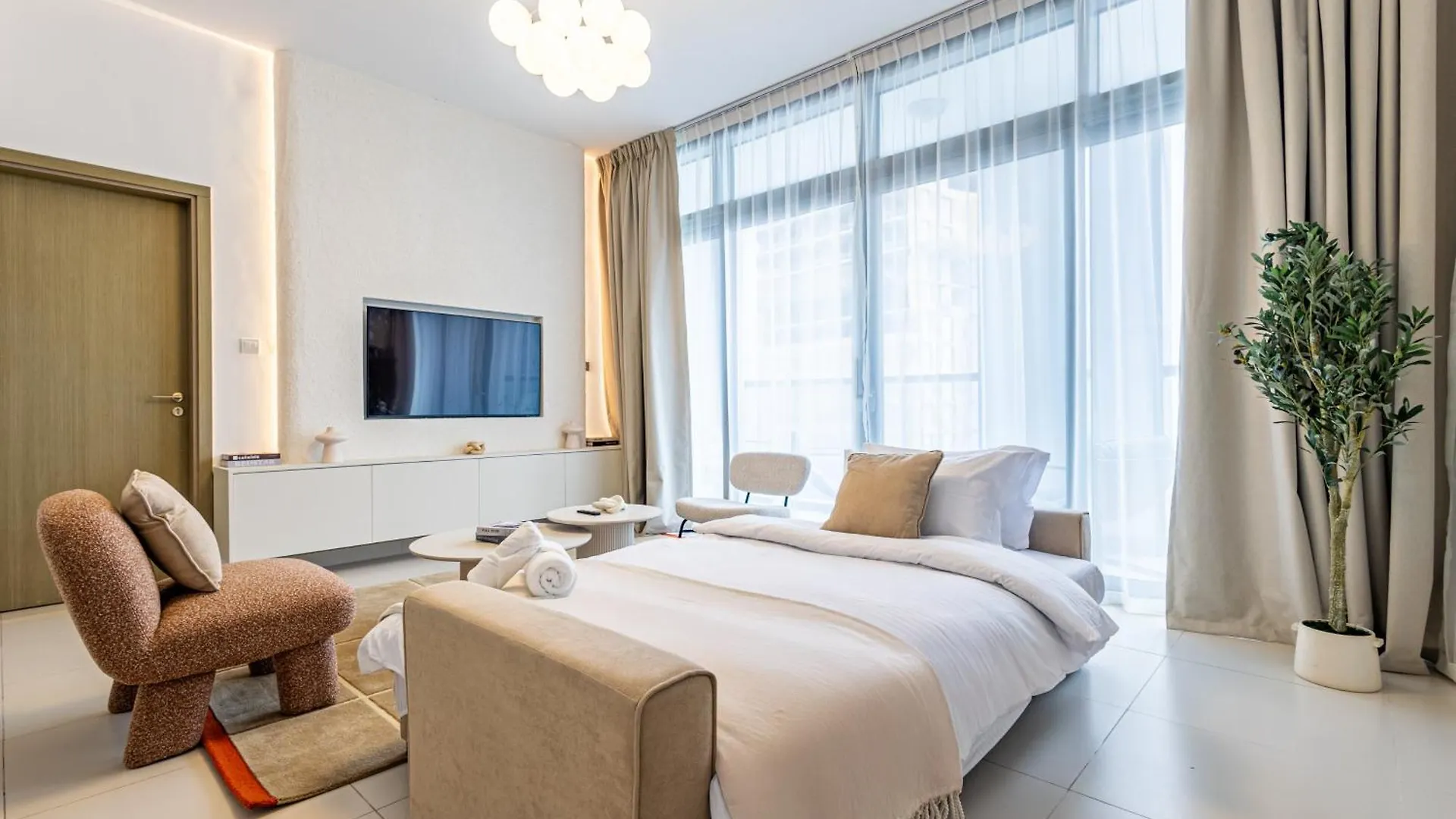 Apartment Family Heaven - 3 Min Walk To Reem Central Park And Beach - Designers Choice - 10 People - New Building - High Floor - Big Balcony - Reem Island Abu Dhabi