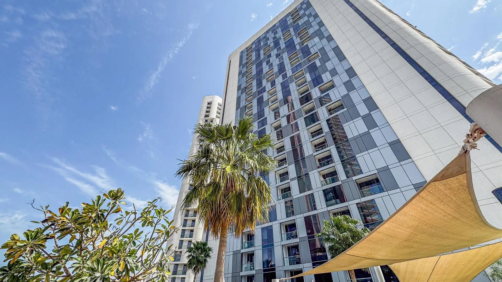 Family Heaven - 3 Min Walk To Reem Central Park And Beach - Designers Choice - 10 People - New Building - High Floor - Big Balcony - Reem Island Abu Dhabi Apartment
